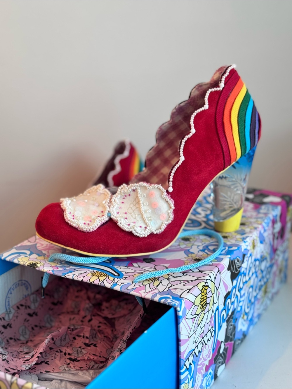 Women's Red Rainbow-Accent Scalloped Heel Pumps